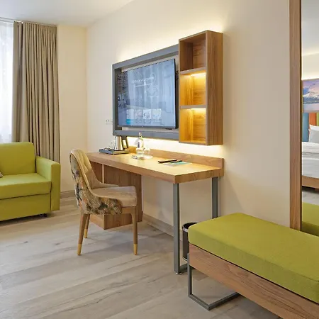 Friends Duesseldorf-airport راتينغن